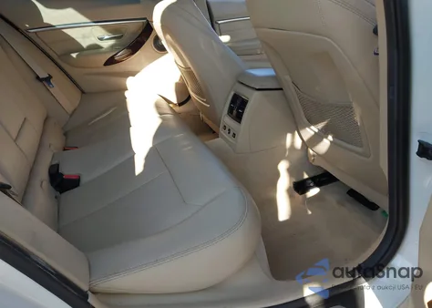 2016 BMW 340I xDrive z USA, uszkodzony, nr VIN WBA8B7C54GK703349